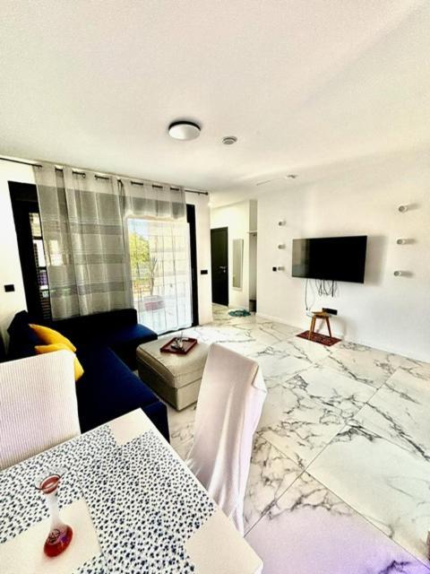 Vila Lova- Luxury Apartments Roquetas de Mar Kültér fotó